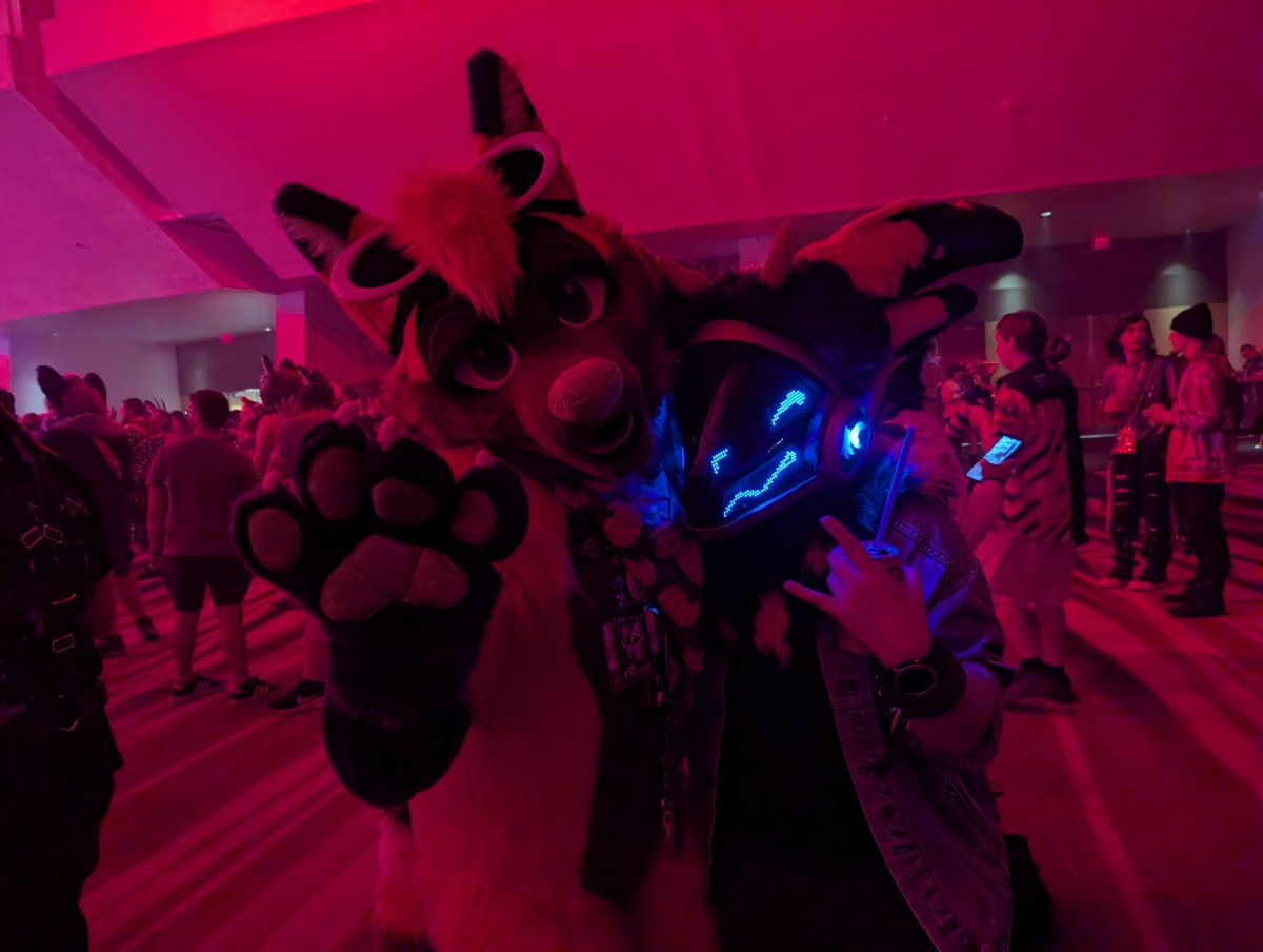 ConfusedFoxcoon's tweet image. Been too long since I've been con-ing forgot how many cuties go to raves!
#FWA #Fursuit🧡💜💚