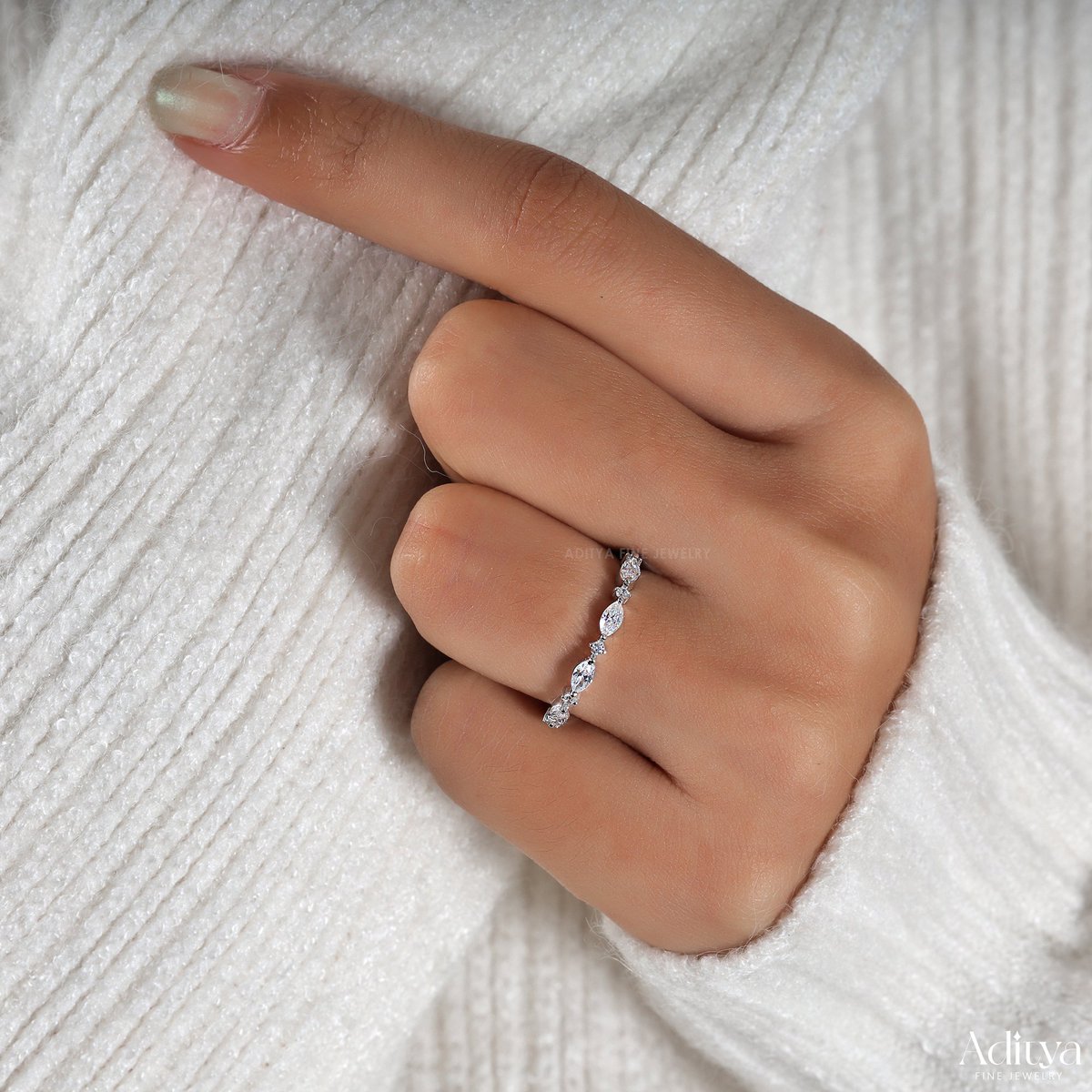AdityaFineJewel's tweet photo. Alternative Marquise And Round Cut Moissanite Wedding Band, Gold Enhancer Ring, Shared Prong Matching Band, Minimalist Stacking Ring, Gifts.

Share To Your Loved Once.🥰
https://t.co/cUzSOisGQi

#anniversarygift
#giftforher
#weddingband
#diamondband
#giftformom
#enhancerring https://t.co/WZ0khKRxQr