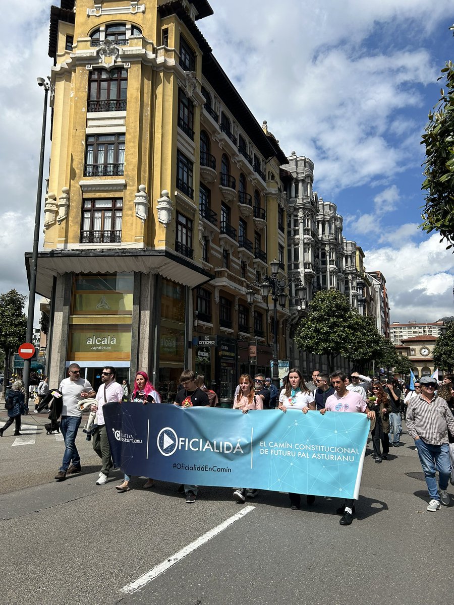 IniciativaxAst's tweet photo. 📷 Galería de semeyes de la nuesa participación na manifestación pola #oficialidá del #asturia y del #eonaviego d’esta mañana ⤵️ https://t.co/uy3zvI8b0y