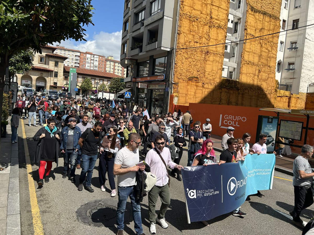 IniciativaxAst's tweet photo. 📷 Galería de semeyes de la nuesa participación na manifestación pola #oficialidá del #asturia y del #eonaviego d’esta mañana ⤵️ https://t.co/uy3zvI8b0y