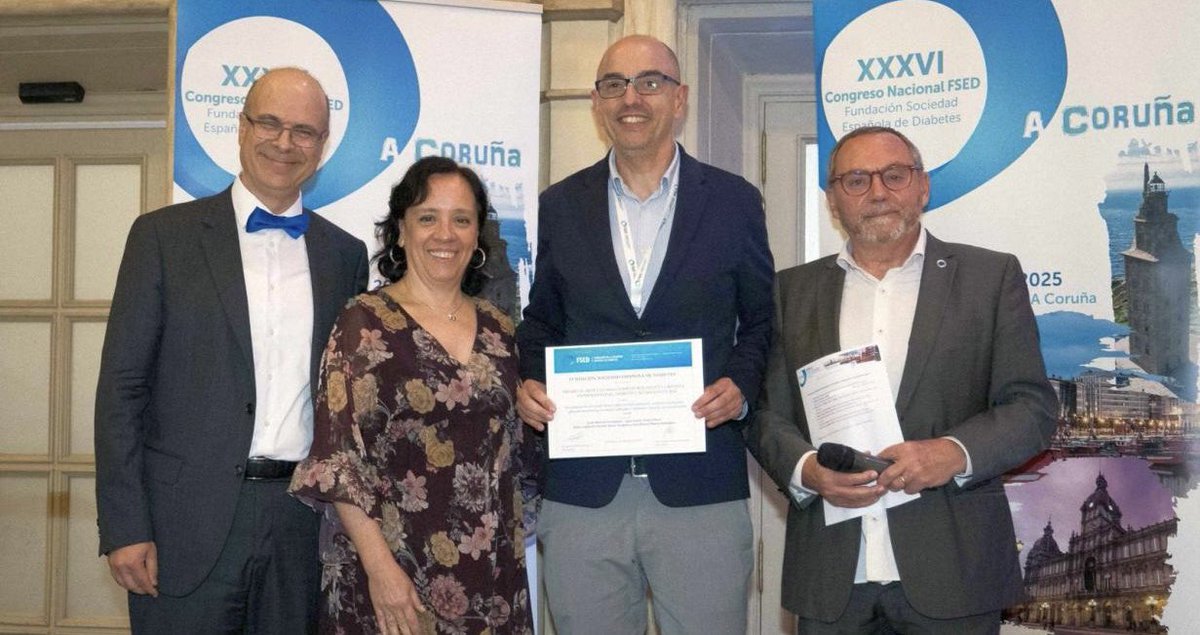 Hospital Universitario de Ciudad Real (@hospitalunivcr) on Twitter photo 🏆 La <a href="/SEDiabetes/">SED Diabetes</a> premia la difusión de un trabajo de investigación liderado por un endocrinólogo del Hospital.
✅ Fue el artículo científico más citado de los que publicó el año pasado su revista.
+info: bit.ly/4ky1bDJ
#HUCRJuntos 🏆 La <a href="/SEDiabetes/">SED Diabetes</a> premia la difusión de un trabajo de investigación liderado por un endocrinólogo del Hospital.
✅ Fue el artículo científico más citado de los que publicó el año pasado su revista.
+info: bit.ly/4ky1bDJ
#HUCRJuntos