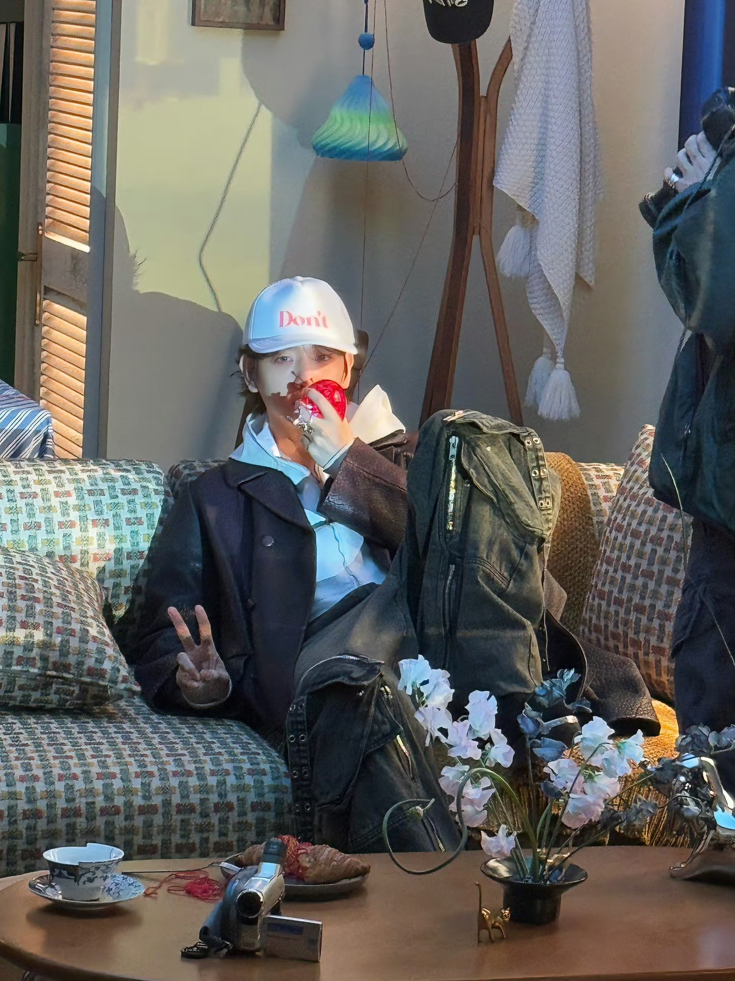 GqlkRE8bgAAylVk.jpg:orig