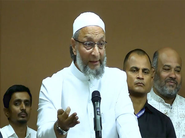 ani_digital's tweet photo. Pakistan is a global threat, its nuclear weapons must be disarmed, destroyed: Owaisi

Read @ANI Story | https://t.co/eU1QqJVRIt
#India #Pakistan #AsaduddinOwaisi https://t.co/bTaiyylgCp