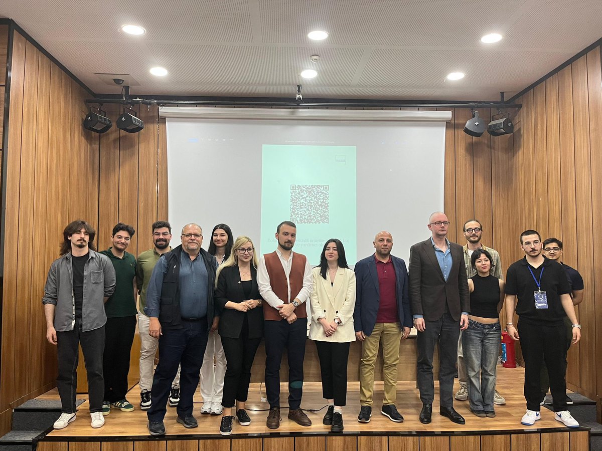 Türk Dünyası Belgeselleri’ni ele aldığımız programımızda yapımcı <a href="/karliaga/">Agah Karliaga</a> , yönetmen <a href="/MMBaskir/">Mustafa Mesut Başkır</a> ve metin yazarı <a href="/albekhzlok/">Mirac Albek HIZLIOK</a> konuğumuz oldu. Konuşmaları ve katkıları için kendilerine teşekkür ederiz! 💙