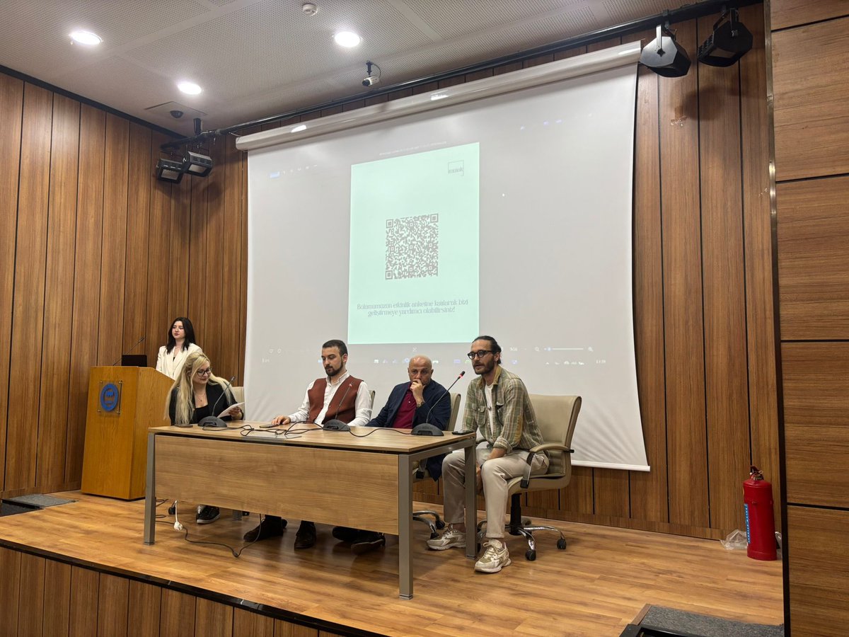 MarmaraTAK's tweet photo. Türk Dünyası Belgeselleri’ni ele aldığımız programımızda yapımcı @karliaga , yönetmen @MMBaskir ve metin yazarı @albekhzlok konuğumuz oldu. Konuşmaları ve katkıları için kendilerine teşekkür ederiz! 💙 https://t.co/uvQZIE0YOf