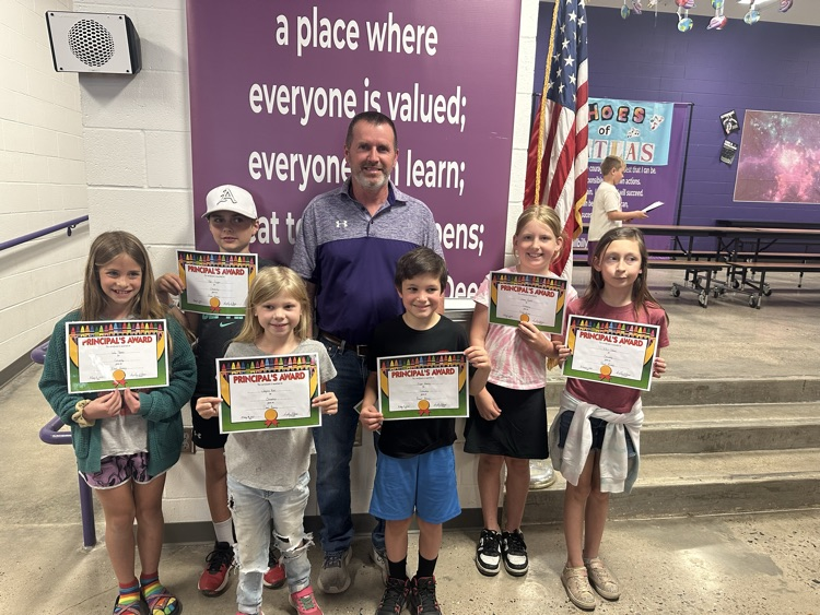 3rd grade Principal's Pride Citizenship award recipients for May at Ozark Primary! Thanks Coach Richard for helping out Mrs. Burns. #HPRD