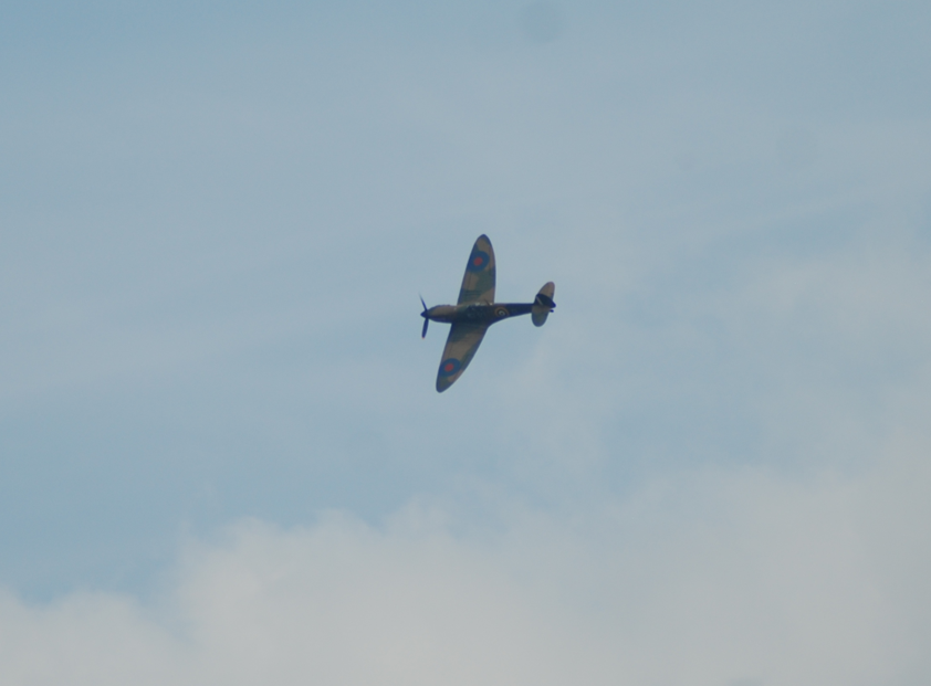 SpitfireSteve's tweet photo. What a sight, what a sound. This wasn't today, but I just had one fly over, no camera at hand! So here's one from my collection. #SpitfireSaturday @SpitfireFilly @SpitfireCGI @TonyHoskins16 https://t.co/GmryHB9Y2m