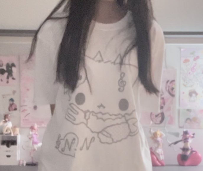 vcxwen's tweet image. 역시 여름에는 귀여운 티셔츠를 𝄞