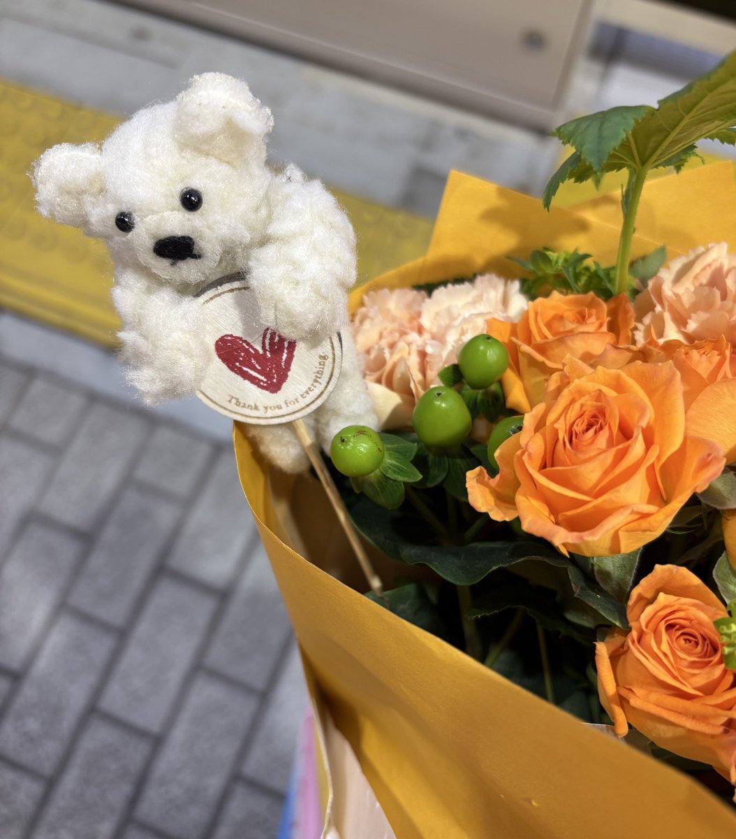 母の日の花束🌼.*
#日常垢 #日常垢さんとつながりたい #母の日