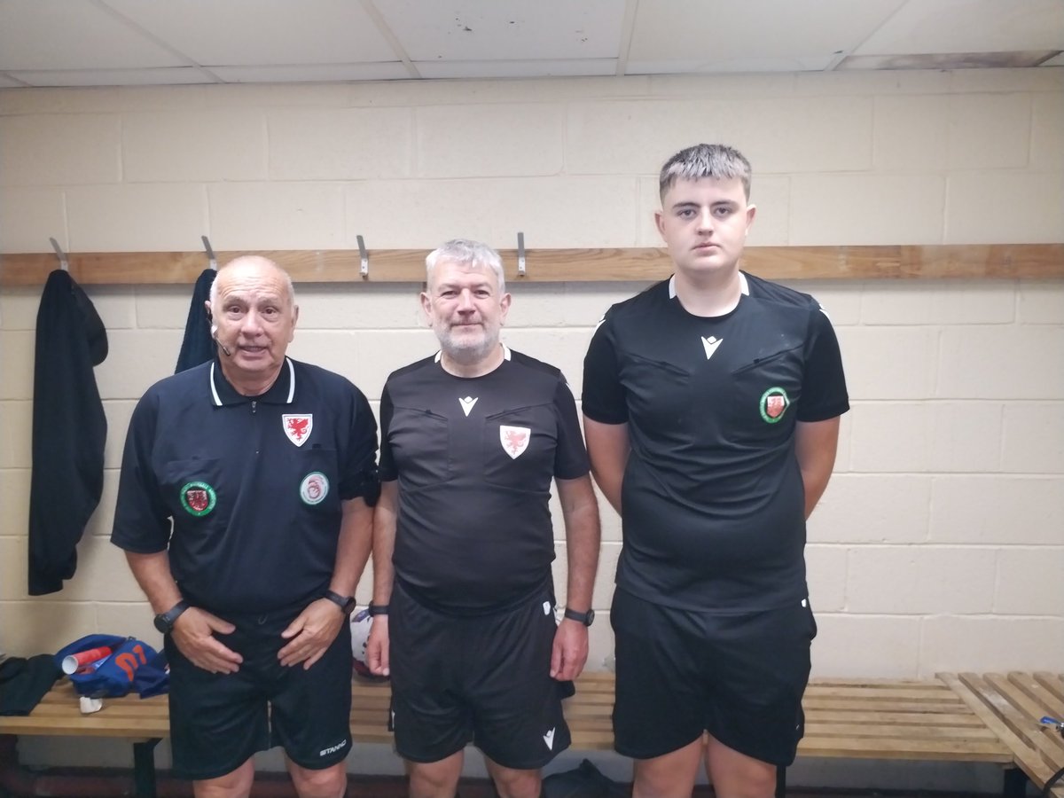 BroRefs (@vogreferees) on Twitter photo Mark Bowen, Myles Chapman and Martin New were the Match Officials for the Harry Gratton Memorial U14 l <a href="/VoGAFL/">VoGAFL</a> Trophy earlier today.  It was an excellent game for the neutral.  Congratulations <a href="/BarryTownUnited/">Barry Town United</a> and well done Inter Penarth. ๐โฝ Mark Bowen, Myles Chapman and Martin New were the Match Officials for the Harry Gratton Memorial U14 l <a href="/VoGAFL/">VoGAFL</a> Trophy earlier today.  It was an excellent game for the neutral.  Congratulations <a href="/BarryTownUnited/">Barry Town United</a> and well done Inter Penarth. ๐โฝ