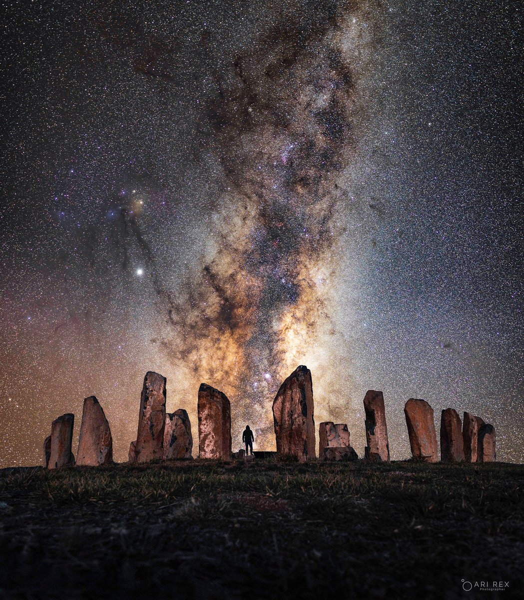 When a stone artist teams up with an astrophotographer… this is the magic you get! 
This incredible Stonehenge inspired creation was built by Robbie on his private property near Canberra, heading towards Sydney.
Wishing everyone an epic week and good vibes! ✨
#astrophotography