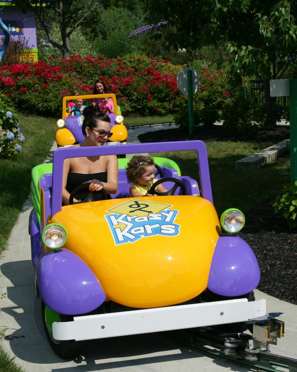 ☀️ Hey Pass Holders: For just $19.99, you can bring up to 6 friends with you on Mother’s Day. Get your Bring-a-Friend tickets online now, because nothing says “I love Mom” like coasters and funnel cake🎢🤗 

🔗 bit.ly/43hOSoW