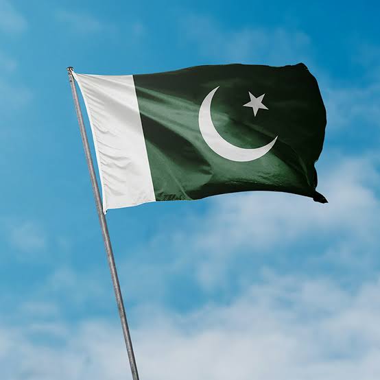 افواجِ پاکستان کی کامیاب جوابی کارروائی نے دشمن کو گھٹنے ٹیک دینے پر مجبور کر دیا، وزیر اعظم، آرمی چیف، افواجِ پاکستان کے ایک ایک جوان اور پوری پاکستانی قوم کو مبارکباد،ثابت ہوا کہ پاکستان بصیرت، افروز، مدبر، جری اور محافظ سیاسی و عسکری قیادت کے ہاتھوں میں ہے۔

پاکستان زندہ باد🇵🇰