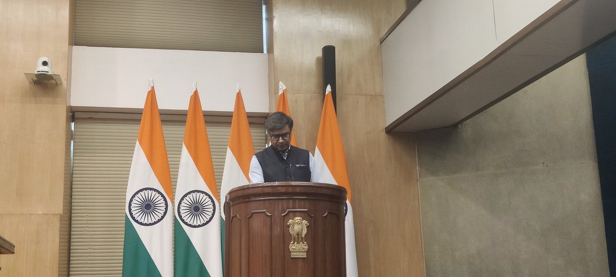 _FaridKhan's tweet photo. Update: It has been agreed that both India &amp; Pakistan will stop firing in land, air and sea from today 🇮🇳🇵🇰🚨 https://t.co/cp1VK7sDVa