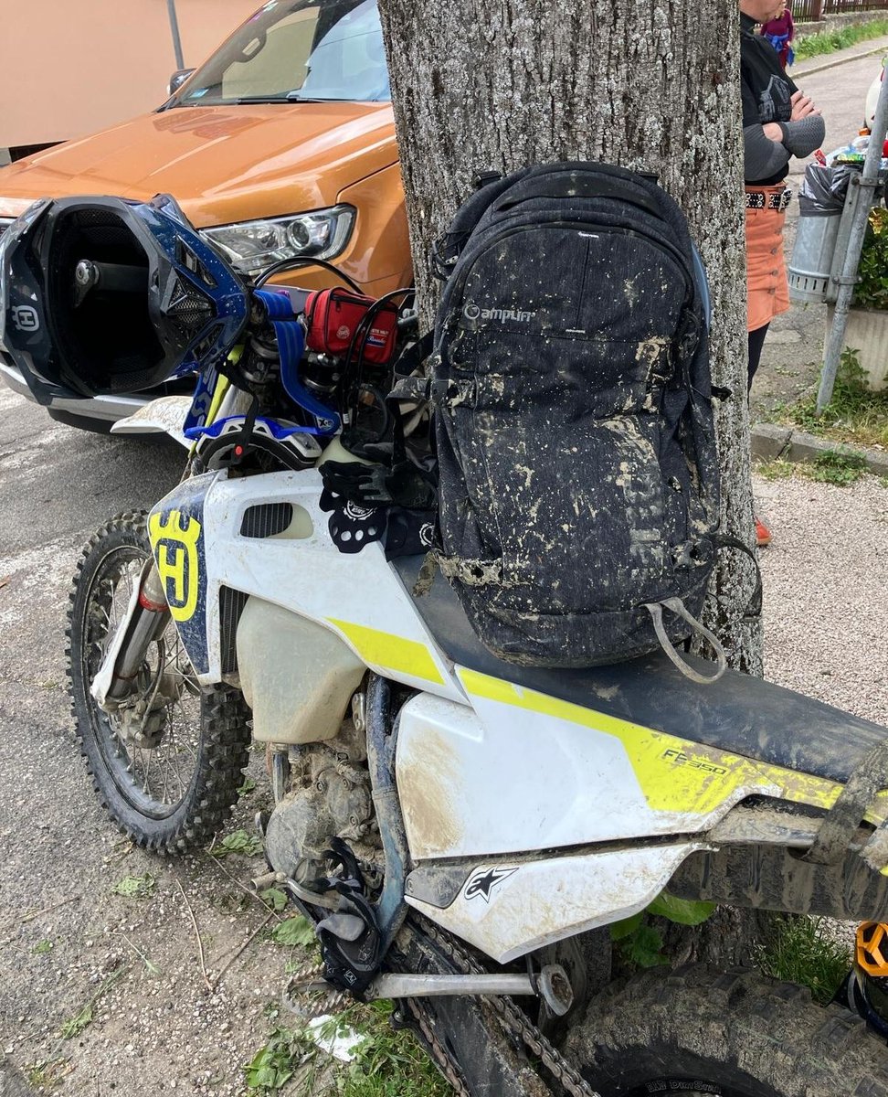 AMPLIFIGear's tweet photo. Muddy days

#builttoride #backpack #amplifi #bcseries https://t.co/O1oNqGErQG