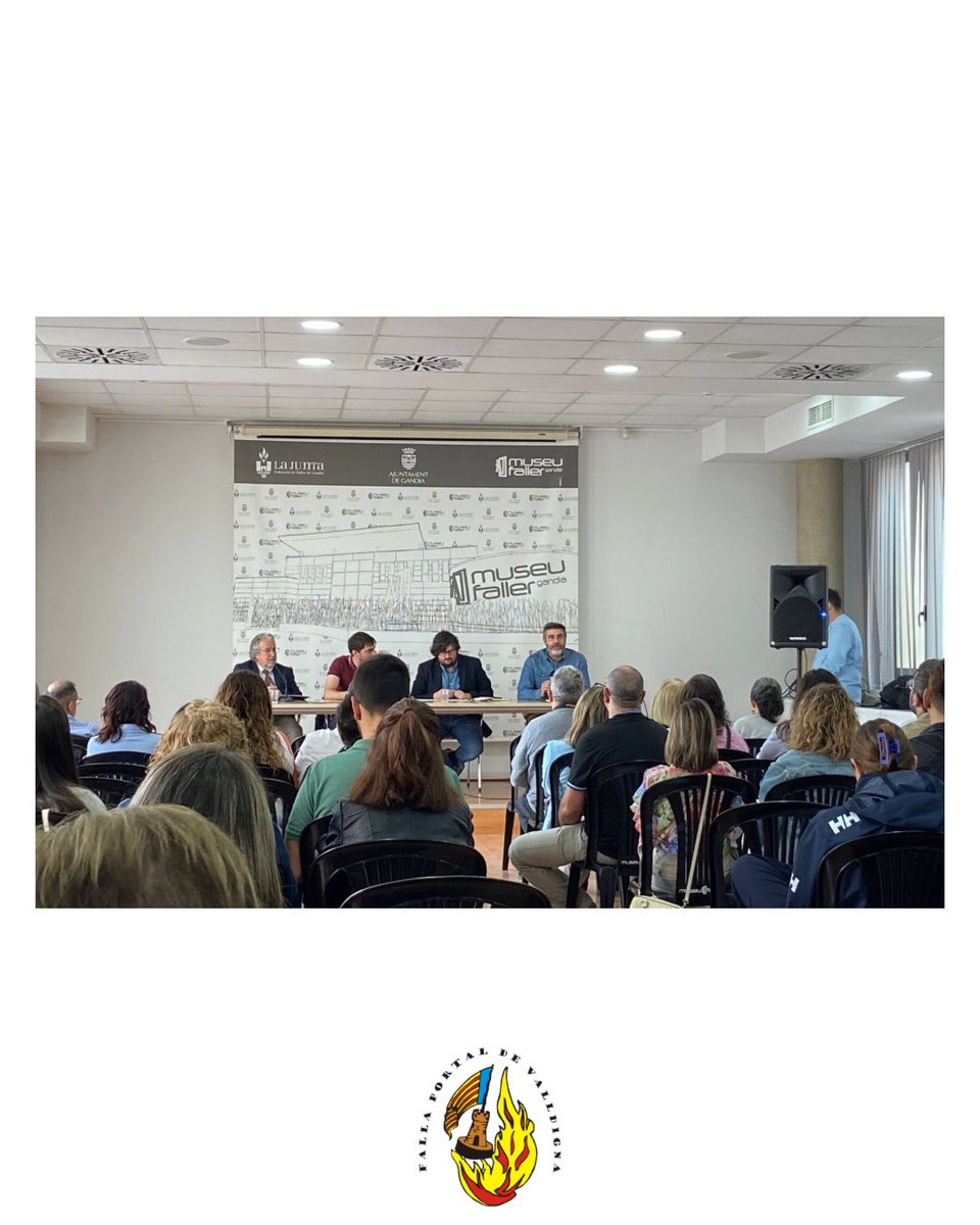 FallaPortal's tweet image. Hui hem acudit a la cita llibretera: l’àgora dels llibrets fallers. El Museu faller de Gandia ha celebrat la seua 19na Mostra de llibrets. La mostra és un punt de trobada idoni per a compartir, idees i crear sinèrgies de col.laboració. Gràcies per la invitació! Fins l’any que ve!