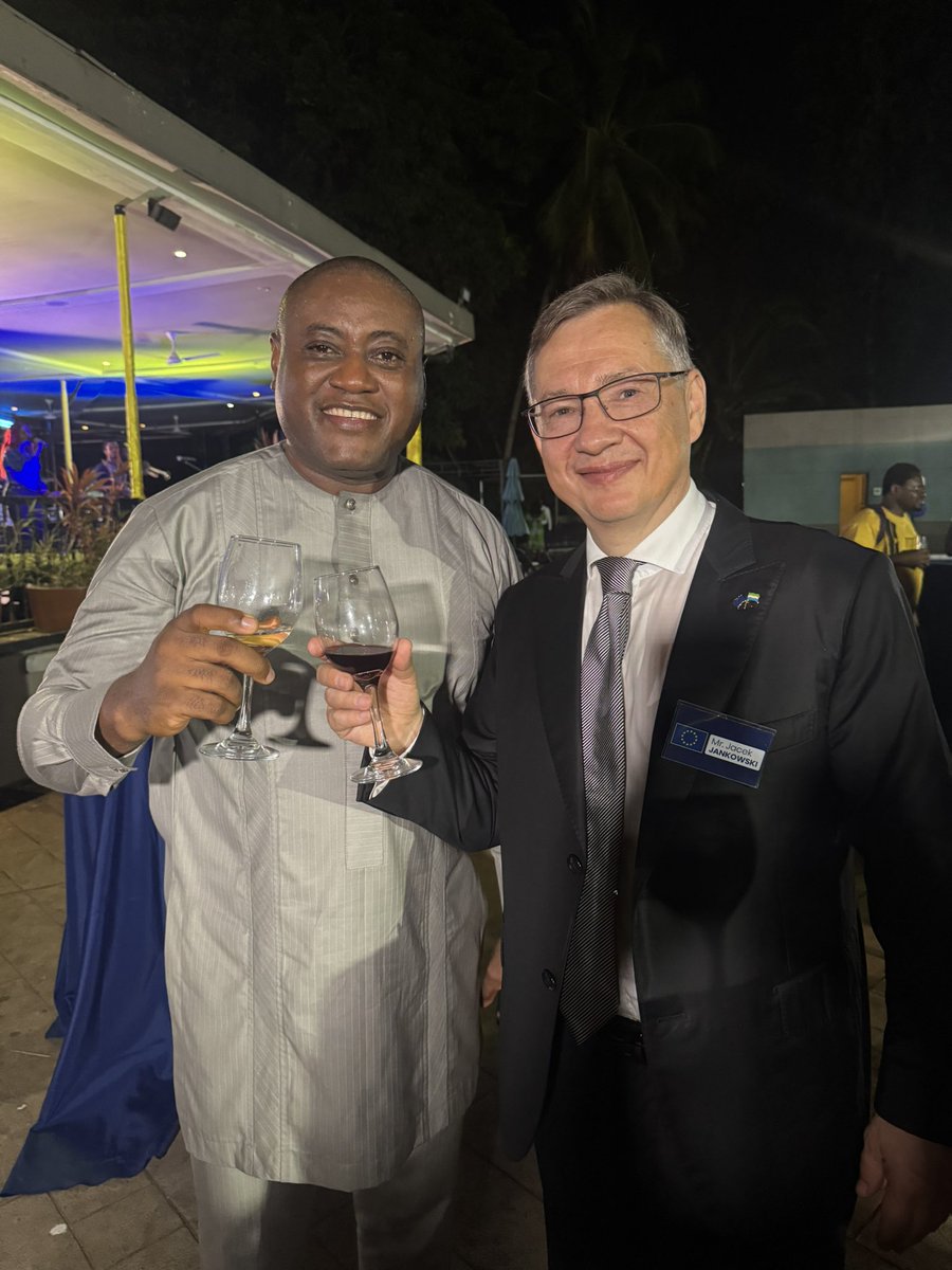 AmbroseJames12's tweet photo. Europe Day 2025, celebrating Peace and Unity. At the National Authorising Office we continue to facilitate GoSL🇸🇱- EU 🇪🇺Development Cooperation @JJankowskiEU @moped2025 @EUinSierraLeone #NAOSL https://t.co/DDCjre1CfE