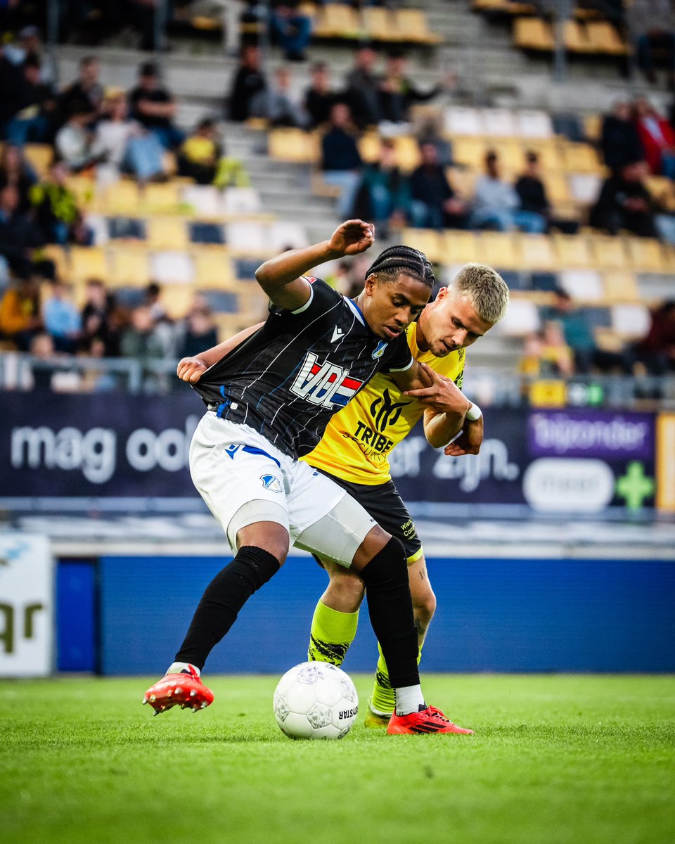 FCEindhoven's tweet photo. πΈ #rodFCE https://t.co/djs9KlDLo3