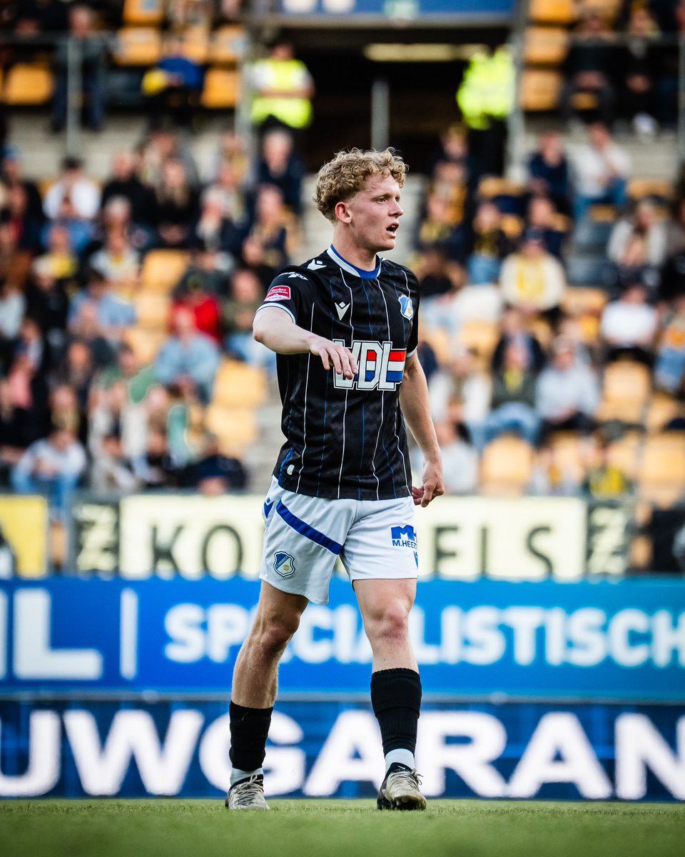 FCEindhoven's tweet photo. πΈ #rodFCE https://t.co/djs9KlDLo3