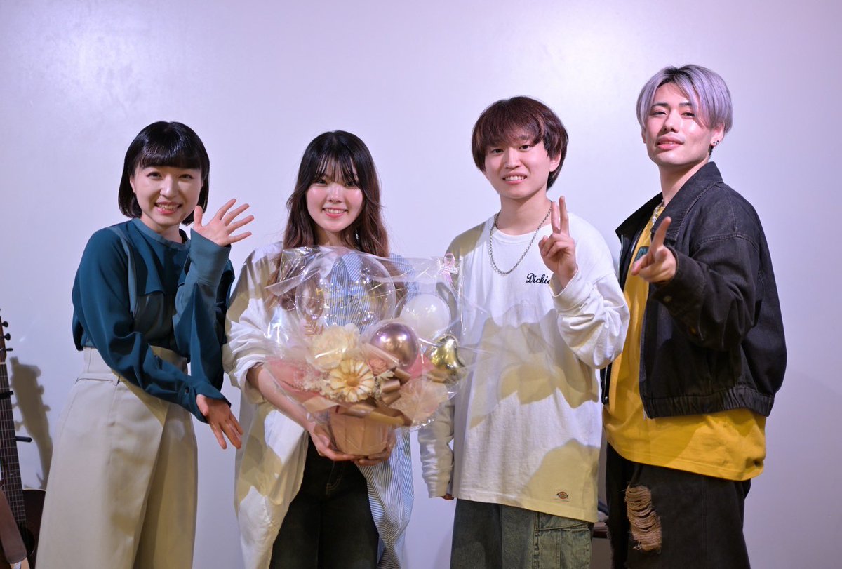昨日は下北沢の
DY CUBEというライブハウスで
半年ぶりくらいのステージに立ちました。

最近はオフライン味が強いですが
やっぱ定期的に人に会わないと
腐っちゃうなと思いました、
それくらい皆さんあたたかかった！
楽しかったですまた会いましょう。
<a href="/rin_utautau/">りん</a> 
誕生祭読んでくれてありがと！