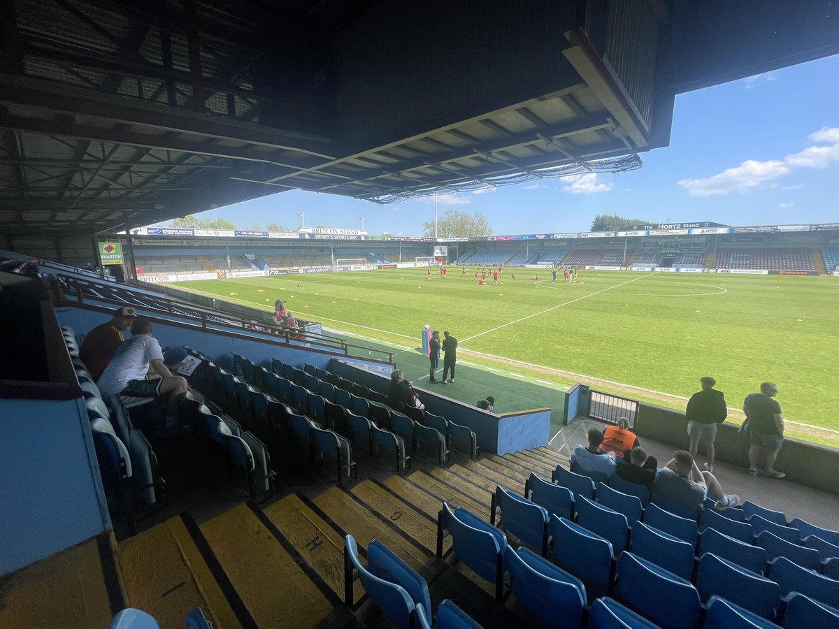 📍 Glanford Park, Scunthorpe. 

#UTP | #ImminghamTown 🔴⚪️
