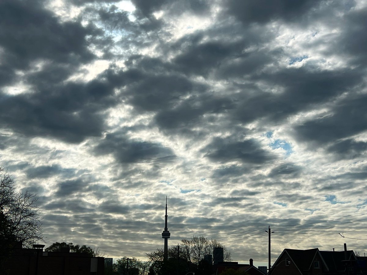electricHOMEGRL's tweet photo. #cloudgazing https://t.co/ZB4xa2Bmu3
