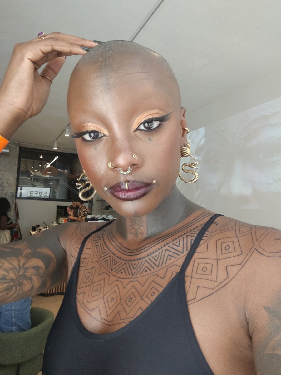 🌿黑🌿 tweet media