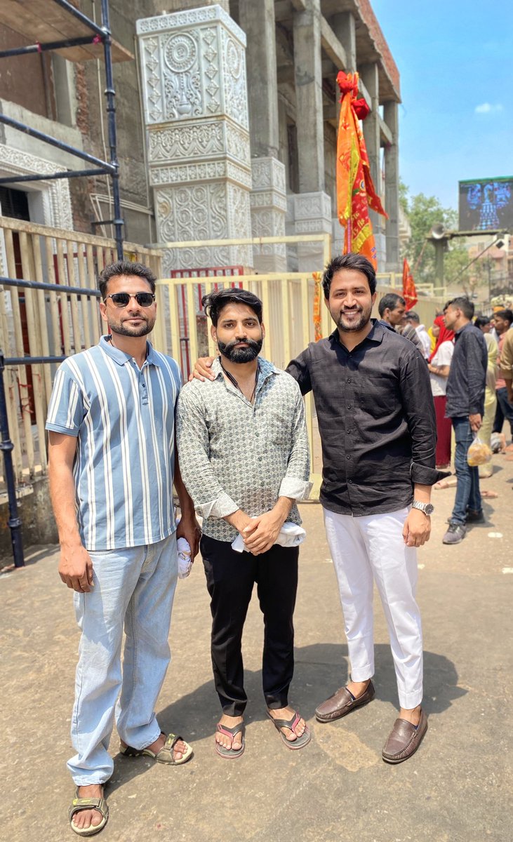 आज मेहदीपुर बालाजी महाराज के दर्शन करने का सौभाग्य प्राप्त हुआ।

बालाजी महाराज की कृपा हिन्द और हिन्द की सेना पर सदैव बनी रहे 🙏🏿

जय हिन्द 🇮🇳

जय बालाजी महाराज 🙌🏻
जय जय श्रीराम 🚩🚩

<a href="/HemantPatel__05/">Hemant Bainsla</a> @ManiGurjar73875