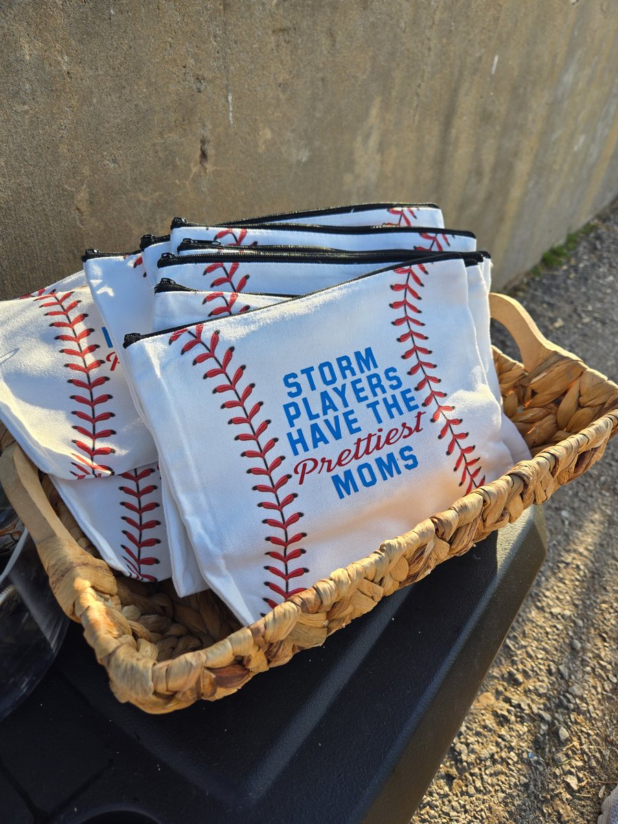 SteinLenexa's tweet photo. Boms 4 Moms starting bright n early @jc3and2baseball! Fuel for the Moms! 8am games are the best! @KansasStorm2034 https://t.co/j6cBZq5Mkf