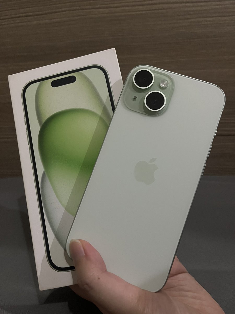 kimlai99's tweet photo. @ezash WTS :

iPhone 15 128gb iBox 
Kelengkapan lengkap 
Pembelian 2023 akhir
Fisik mulus (ada dent sedikit di ujung), semua fungsi normal 
Ga ada kendala tinggal pakai aja 
Dus lengkap + kabel charger + Casing Ori Ibox Warna Cypress magsafe (899k)

Mahar 10.8 nego 
Lokasi Jaksel https://t.co/IxAA5BoezA