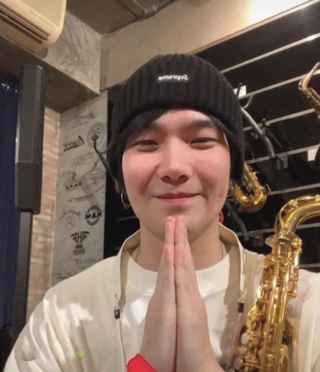 Verlo tocar el saxofón 🎷 😍😍

BIU EFFECT 
#BYLStories