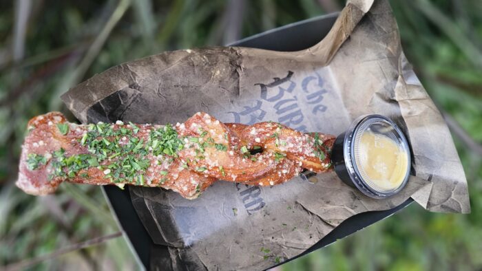 NEW: This week's SATURDAY SIX Looks at our favorite snacks in Epic Universe.

Including some tasty treats at Super Nintendo World, Isle of Berk, Dark Universe and more!

LINK: touringplans.com/blog/the-satur…