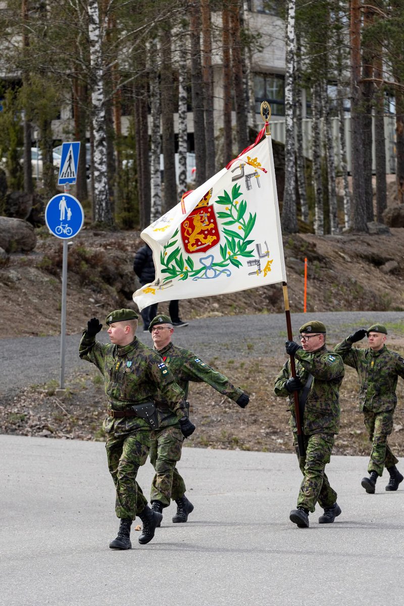 Puolustusvoimat (@puolustusvoimat) on Twitter photo Puolustusvoimat #WeeklyRecap 🫡💥
<a href="/rannikkopr/">Rannikkoprikaati</a> sotilaspoliisikomppania toteutti harjoituksen merivartioston kanssa.
<a href="/KainuunPR/">Kainuun prikaati</a> koiraohjaajat harjoittelivat mm. erikoisetsintää.
<a href="/PorinPR/">Porin prikaati</a> varusmiehet osallistuivat koulutushaaramarssiin.
<a href="/KarjalanPR/">Karjalan prikaati</a> vuosipäivää vietettiin 5.5. Puolustusvoimat #WeeklyRecap 🫡💥
<a href="/rannikkopr/">Rannikkoprikaati</a> sotilaspoliisikomppania toteutti harjoituksen merivartioston kanssa.
<a href="/KainuunPR/">Kainuun prikaati</a> koiraohjaajat harjoittelivat mm. erikoisetsintää.
<a href="/PorinPR/">Porin prikaati</a> varusmiehet osallistuivat koulutushaaramarssiin.
<a href="/KarjalanPR/">Karjalan prikaati</a> vuosipäivää vietettiin 5.5.