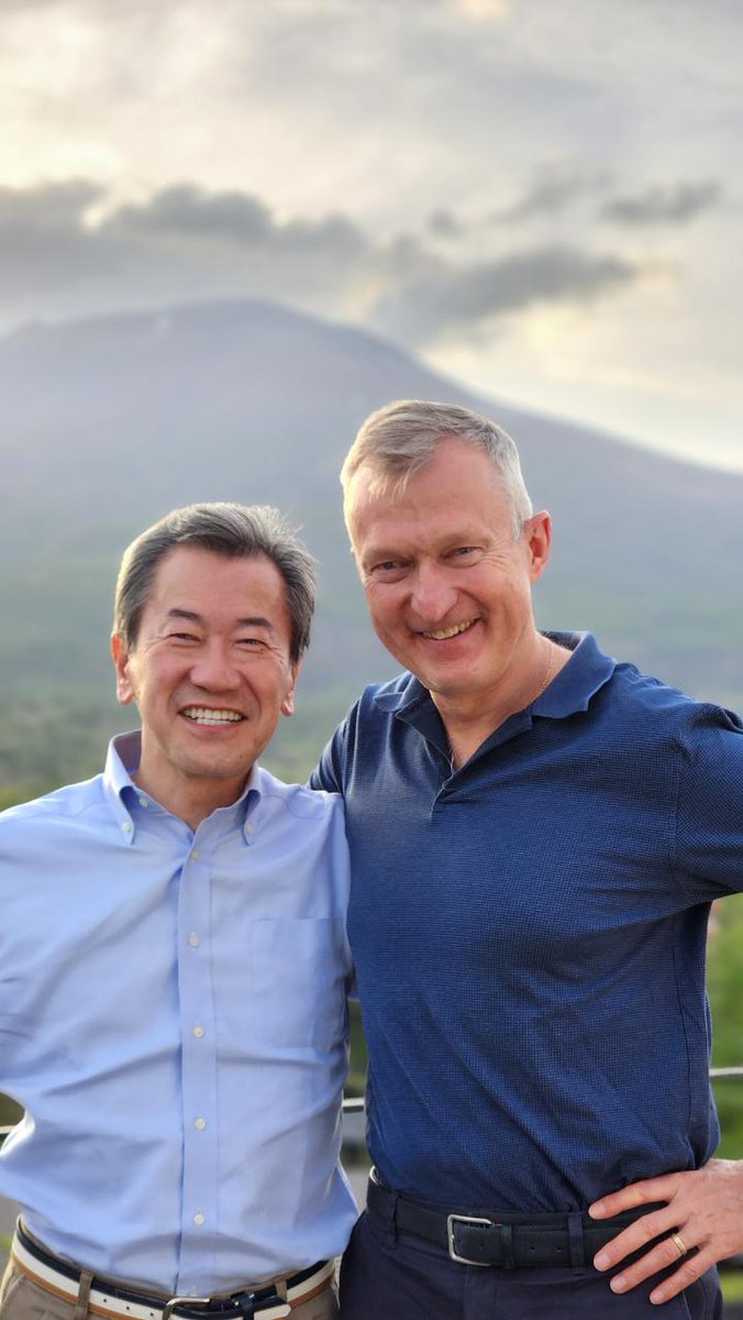 Great to have my good friend 
Darius DEGUTIS, Ambassador of Lithuania 🇱🇹 to Australia 🇦🇺, and his lovely wife Nida visiting Karuizawa. 

Building on achievements left by legendary Chiune Sugihara 🇯🇵, we can accomplish a lot together in facing up to common security challenges 😀