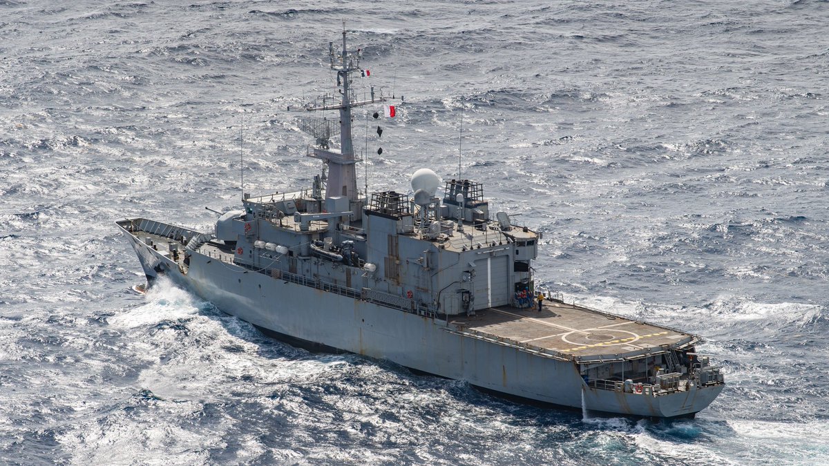 Armée française - Opérations militaires (@etatmajorfr) on Twitter photo 📍Caraïbes | Vol de surveillance maritime d’un Falcon 50 dans le cadre de l’opération #CARIBROYAL25
🎯 Engagement quotidien des <a href="/FAA_Officiel/">Forces armées aux Antilles</a> dans la lutte contre les trafics illicites, au service de la sécurité et de la stabilité régionale. 📍Caraïbes | Vol de surveillance maritime d’un Falcon 50 dans le cadre de l’opération #CARIBROYAL25
🎯 Engagement quotidien des <a href="/FAA_Officiel/">Forces armées aux Antilles</a> dans la lutte contre les trafics illicites, au service de la sécurité et de la stabilité régionale.