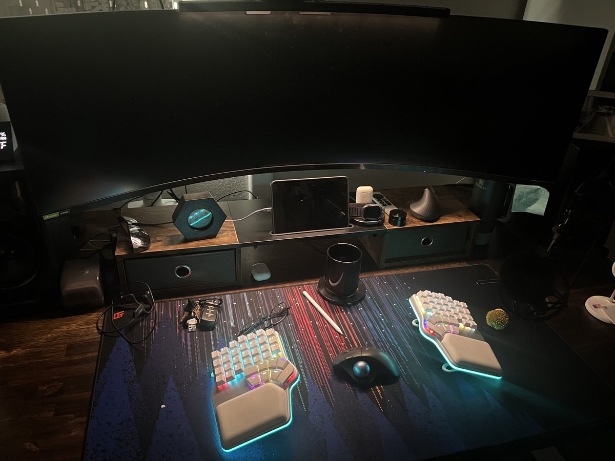 Dygma (@dygmalab) on Twitter photo Are you team "calm and classy" or "full RGB rave"? π¨
Thanks to /Kris on Discord for the picture! Are you team "calm and classy" or "full RGB rave"? π¨
Thanks to /Kris on Discord for the picture!
