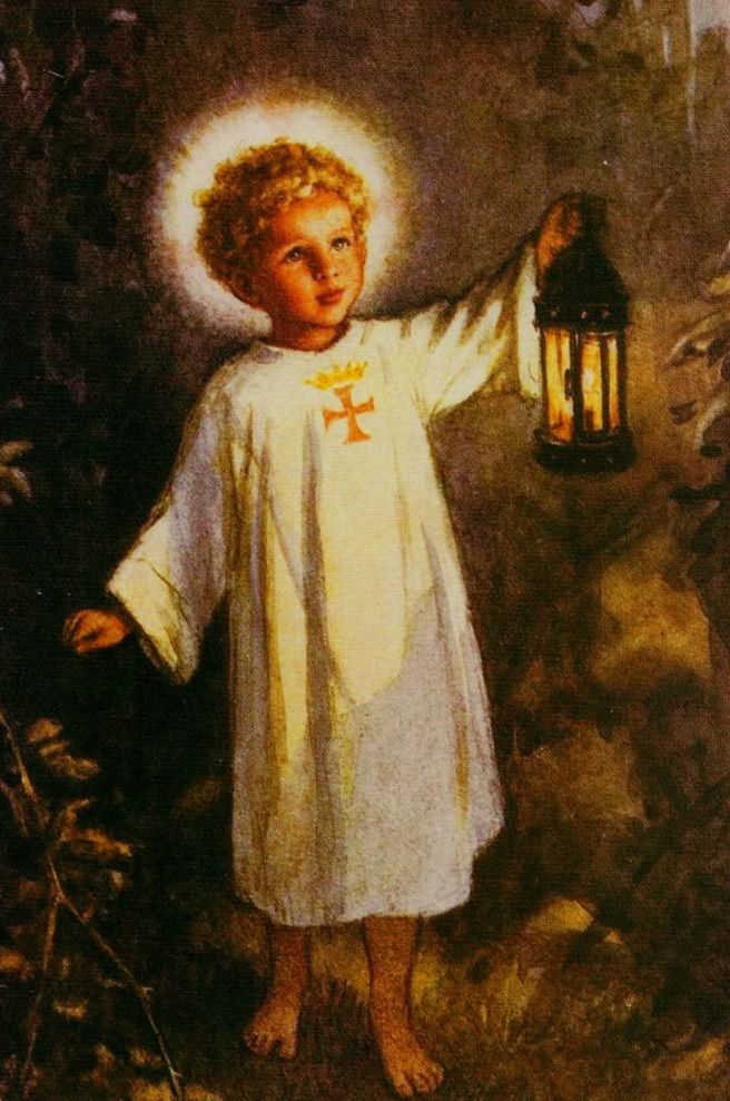 "Vosotros sois la luz del mundo. No se puede ocultar una ciudad puesta en lo alto de un monte.
Tampoco se enciende una lámpara para meterla debajo del celemín, sino para ponerla en el candelero y que alumbre a todos los de casa".
Mateo 5