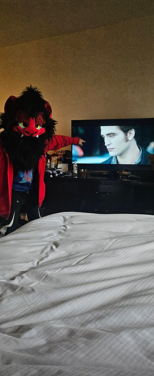 🦎 🌴 Moth in your Basement 🌴 🦀 tweet media