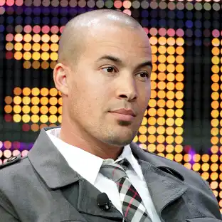 merlinpapin3's tweet photo. .@FredOL69007 On souhaite un Bon Anniversaire à #CobyBell qui a 50 ans, on peut le voir dans
Walker
Lucifer
The Gifted
Hand of God
Seal Team
The Quad https://t.co/7K3m1hmjyo