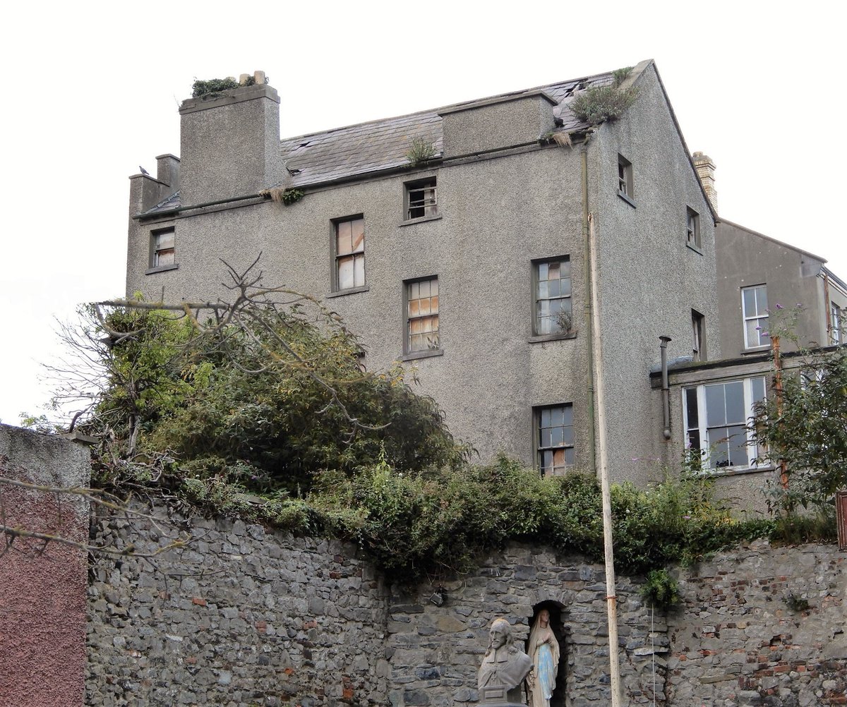 Vacancy &amp; dereliction of historic buildings in Drogheda, Louth continues to form huge problem. Tall Georgian bdg on steep Duke St. Former school. Vacant many years. Advancing dereliction. Derelict Sites action by CoCo required. Potential for Repair &amp; Lease scheme #DerelictIreland