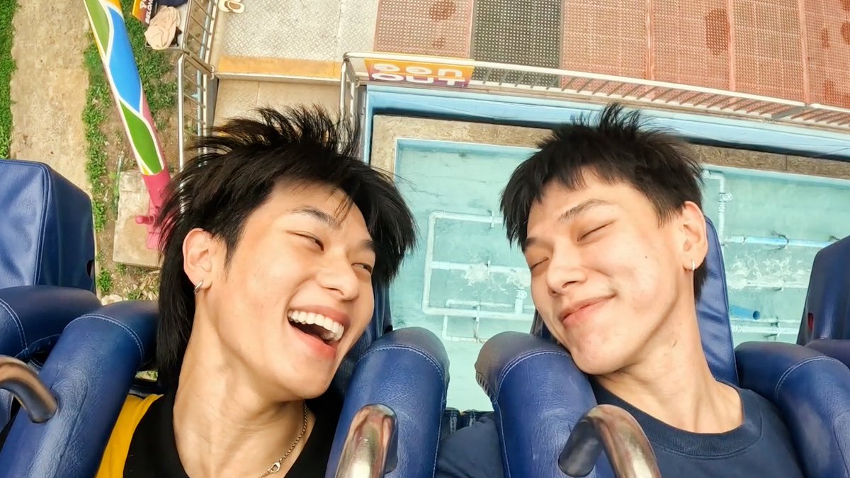 เล่นเอง กำกับเอง รอชมผลงานได้เลยครับ 😉
OUROAD IN DREAMWORLD
#CLOSEFRiENDss3_EP3