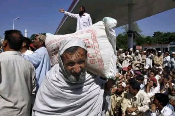 On a hot day on 10 May 2009 hundreds of families were forced to leave their homes in Swat, Khyber Pakhtunkhwa, because of war. The roads were full of cars, trucks, and jeeps, packed with people and their belongings. Some carried bags, bedding, and whatever they could take with