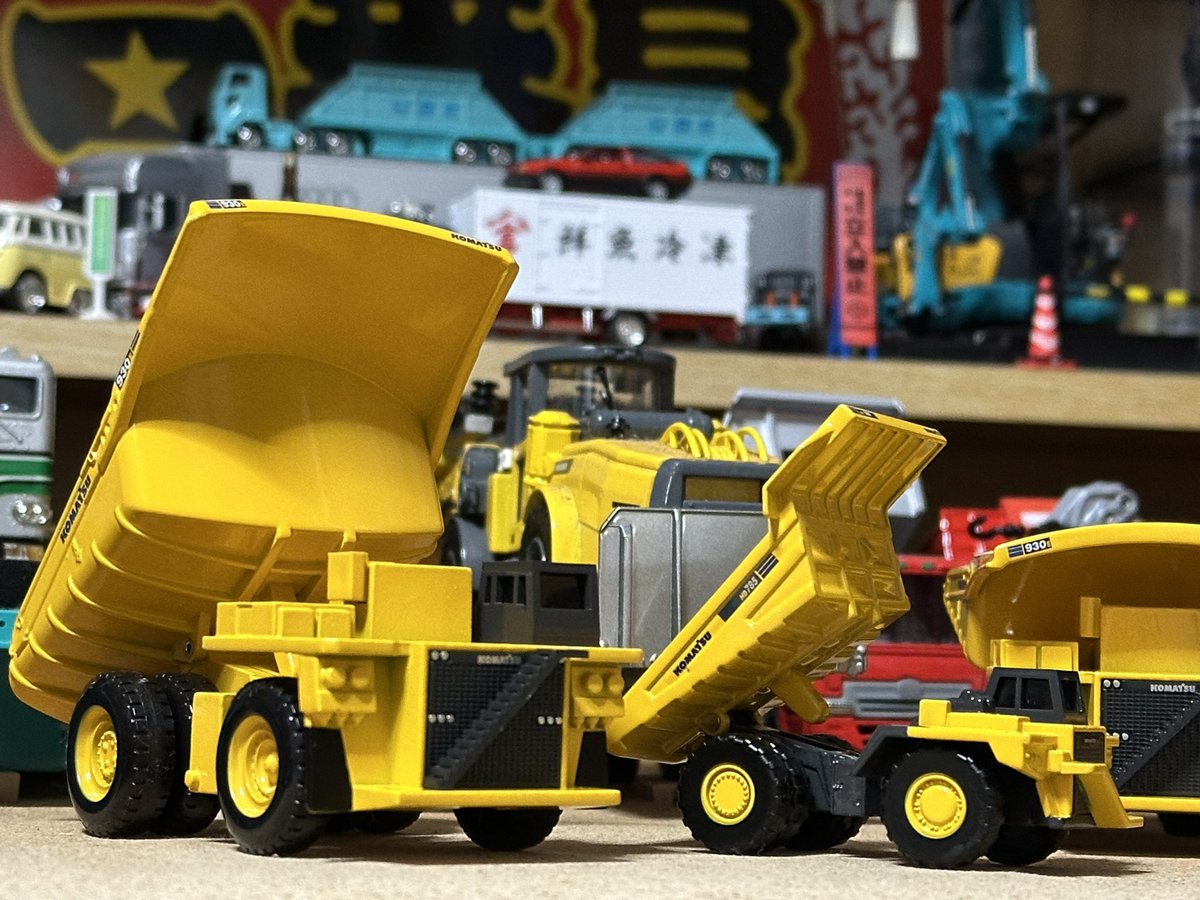UmaTakoyaki3150's tweet photo. KOMATSU 930e-5
エレクトリックダンプトラック(左)
KOMATSU HD785(右)
#KOMATSU930E
#KOMATSUHD785
#930E
#エレクトリックダンプトラック
#HD785
#オフロードダンプトラック
#重機ミニカー https://t.co/DBR4byzBxn