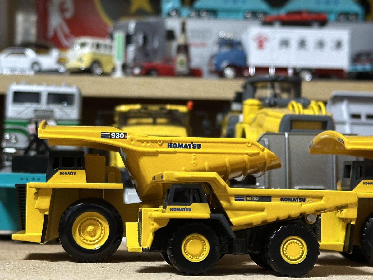 UmaTakoyaki3150's tweet photo. KOMATSU 930e-5
エレクトリックダンプトラック(左)
KOMATSU HD785(右)
#KOMATSU930E
#KOMATSUHD785
#930E
#エレクトリックダンプトラック
#HD785
#オフロードダンプトラック
#重機ミニカー https://t.co/DBR4byzBxn