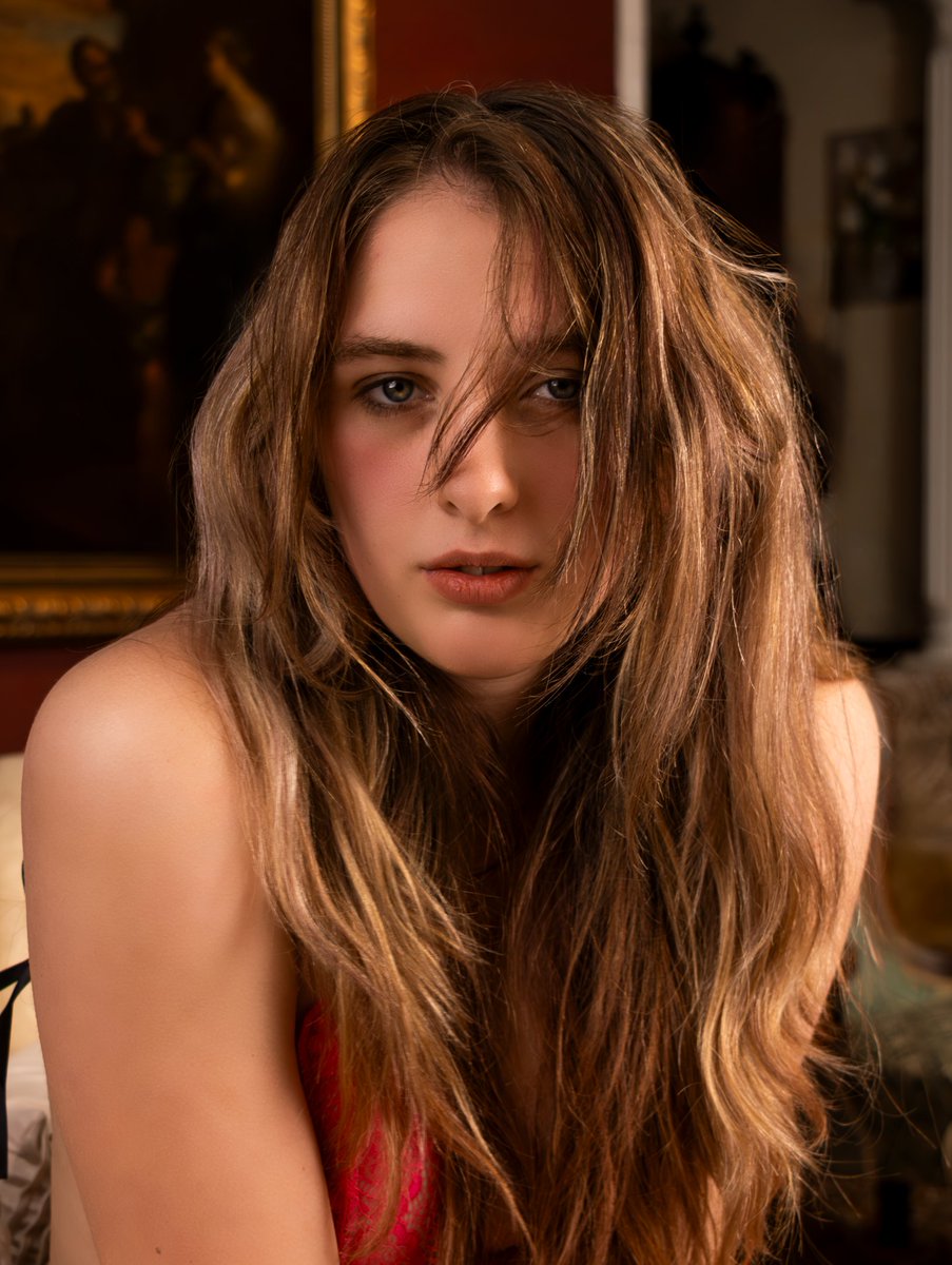 There is something sexy about messy hair.

#capetownphotographer #boudoir #portraits #photographer #boudoirphoto