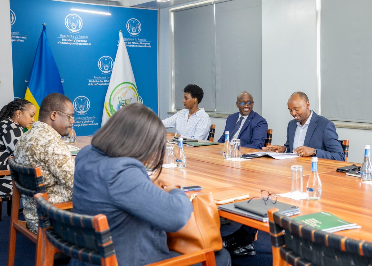 Ministry of Health | Rwanda (@rwandahealth) on Twitter photo Ministers <a href="/nsanzimanasabin/">Dr Sabin Nsanzimana</a> , <a href="/onduhungirehe/">Olivier J.P. Nduhungirehe</a> , and <a href="/yusuf_murangwa/">Yusuf Murangwa</a> held constructive discussions with <a href="/Dr_JeanKaseya/">Dr Jean Kaseya</a>, Director General of <a href="/AfricaCDC/">Africa CDC</a>, focused on enhancing health financing mechanisms across the continent and advancing mutual priorities. Ministers <a href="/nsanzimanasabin/">Dr Sabin Nsanzimana</a> , <a href="/onduhungirehe/">Olivier J.P. Nduhungirehe</a> , and <a href="/yusuf_murangwa/">Yusuf Murangwa</a> held constructive discussions with <a href="/Dr_JeanKaseya/">Dr Jean Kaseya</a>, Director General of <a href="/AfricaCDC/">Africa CDC</a>, focused on enhancing health financing mechanisms across the continent and advancing mutual priorities.