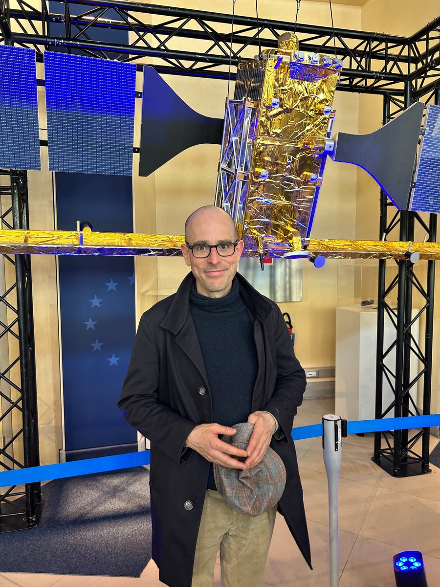 Copernicus EU (@copernicuseu) on Twitter photo Great to welcome <a href="/FabrizioBucella/">Prof. Fabrizio Bucella</a> to the EU Space Programme corners at the #EUOpenDay! 🇪🇺
We explored how #EUSpace makes life easier, greener & more secure - and introduced the #CopernicusEU Space Data Ecosystem, helping make satellite data accessible to all. 🛰️ Great to welcome <a href="/FabrizioBucella/">Prof. Fabrizio Bucella</a> to the EU Space Programme corners at the #EUOpenDay! 🇪🇺
We explored how #EUSpace makes life easier, greener & more secure - and introduced the #CopernicusEU Space Data Ecosystem, helping make satellite data accessible to all. 🛰️