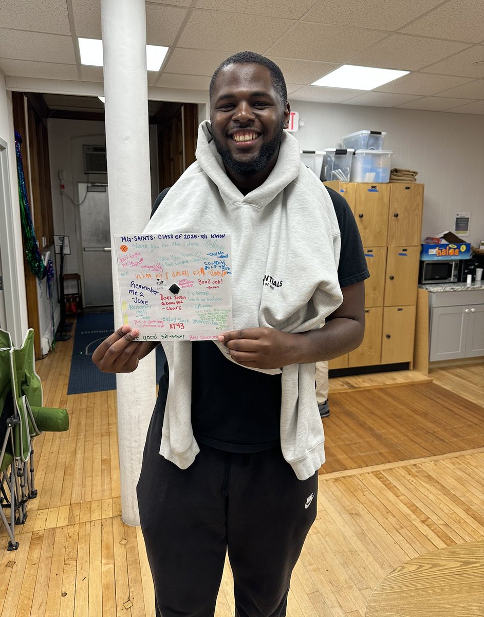Mr. Kavon graduates from Fisher College this weekend and he had our scholars sign his graduation cap! 🎓 Our heart is full! 💛

Congratulations, Mr. Kavon! 🎈🎉

#mgfamily #catholicschool #bostonschools #missiongrammarschool #livingthegospel #ontheroadtocollege