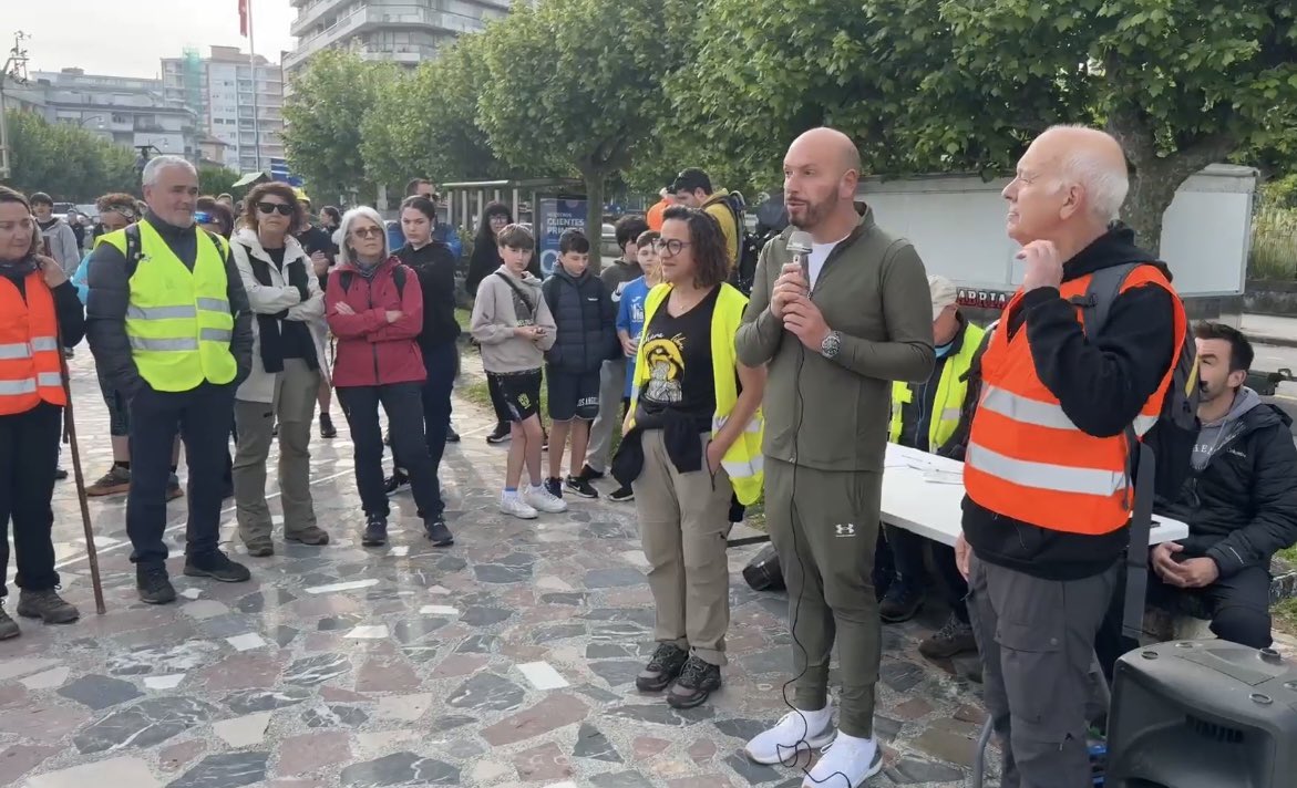 🚶🏻‍♂️‍➡️Esta mañana se ha celebrado la X edición de la Marcha Solidaria por los Niñ<a href="/s/">『S』</a> del #Sáhara

Una jornada solidaria que ha contado con la participación de decenas de personas y con el apoyo del alcalde, <a href="/MGonzalezlaredo/">Miguel González</a>.