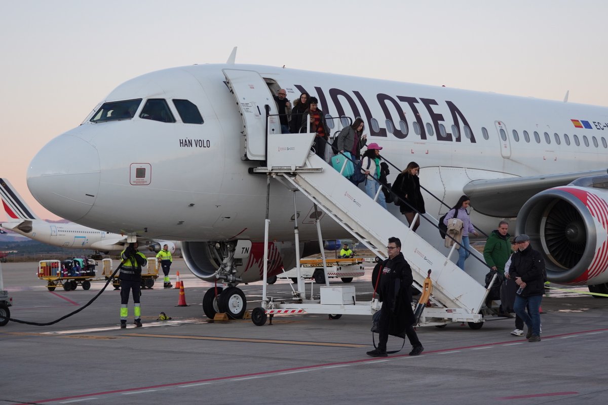✈️ El aeropuerto de Castellón reactiva la ruta de #Asturias

🗓️ La conexión de <a href="/volotea/">Volotea</a> tiene dos frecuencias semanales y estará hasta el 11 de octubre

👉 El aeropuerto promociona la línea entre la comunidad asturiana de Castellón

🔗 aeroportcastello.com/es/el-aeropuer…